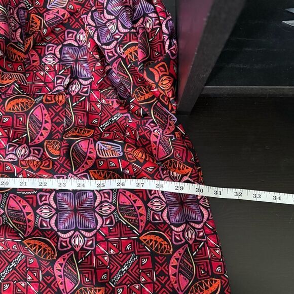 Catherines Top Shirt Womens Size 3X Red Button Up Roll Tab Sleeve Abstract Artsy - Picture 11 of 12